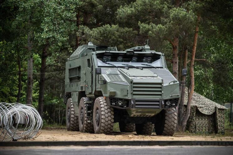 Polyaklar Heron 6×6 zirhli transport vositasini seriyali ishlab chiqarmoqchi